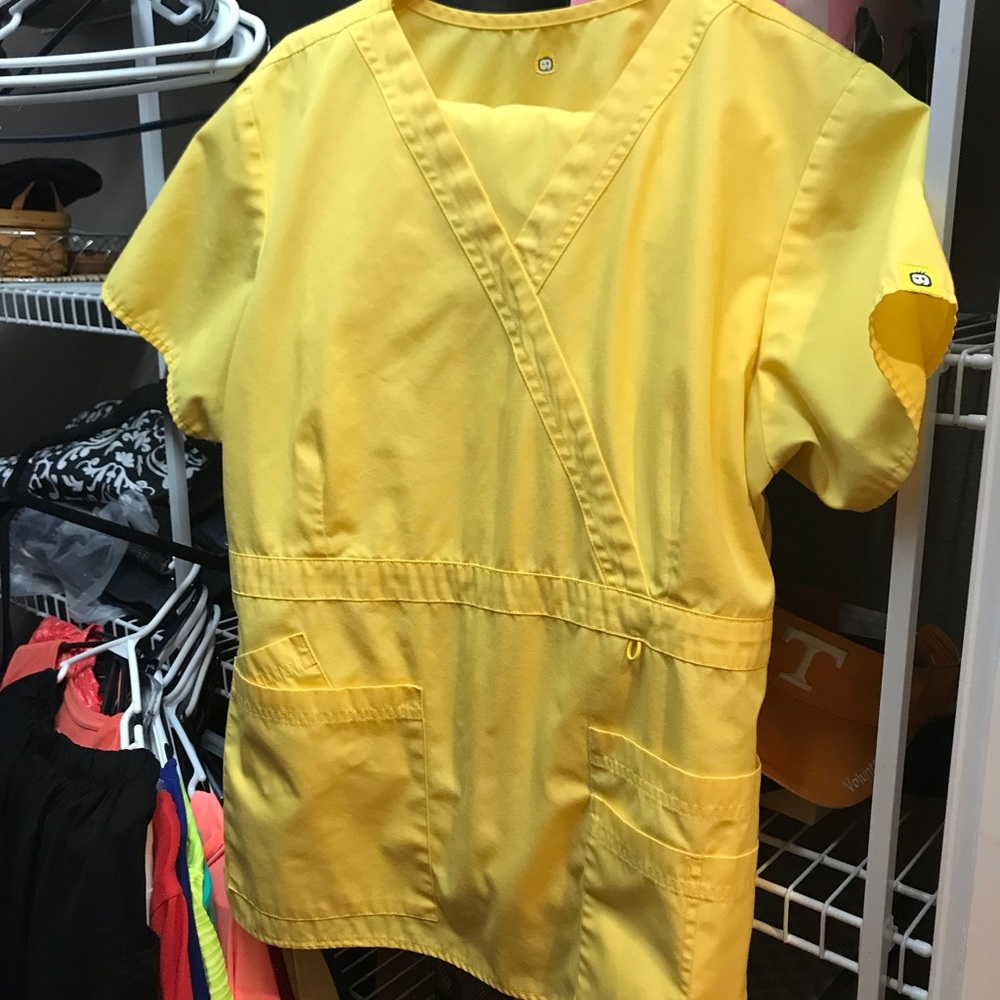 2 pair Wonder winks XL Petite Scrubs - Gently used